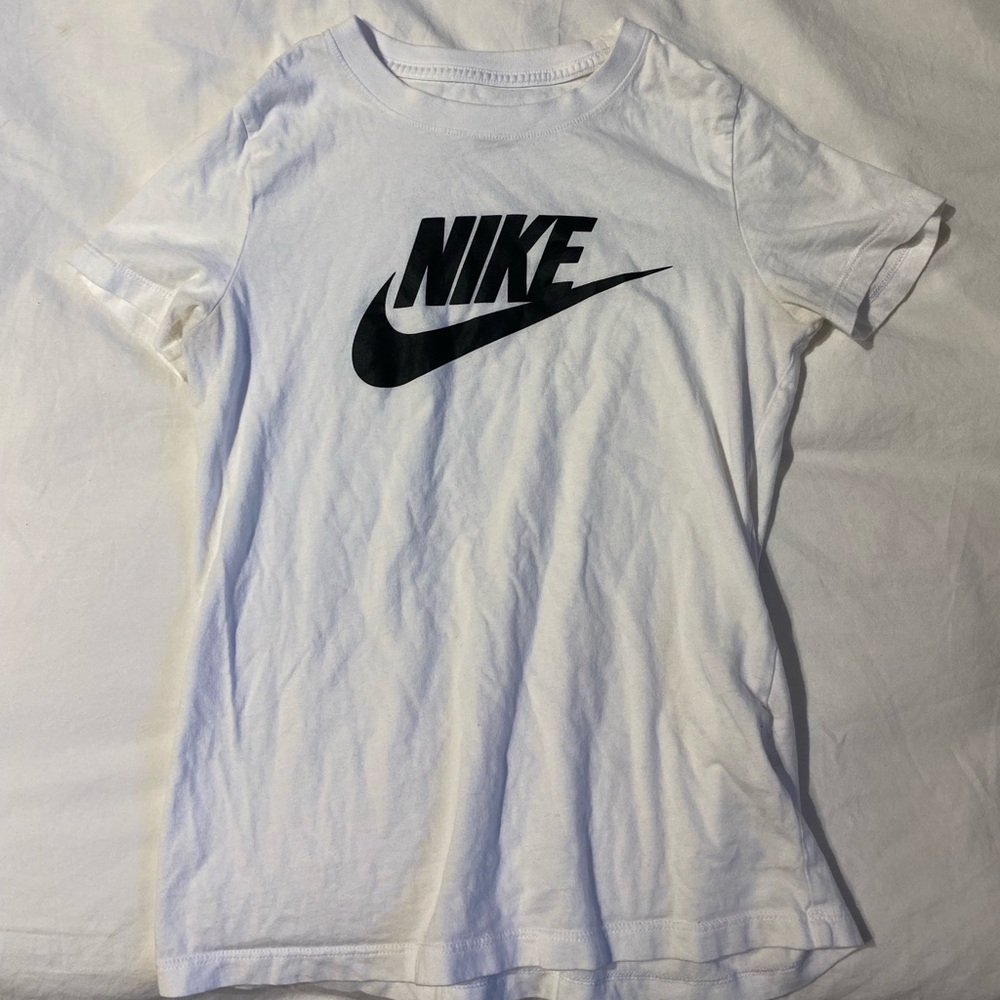 Basic Nike Tee